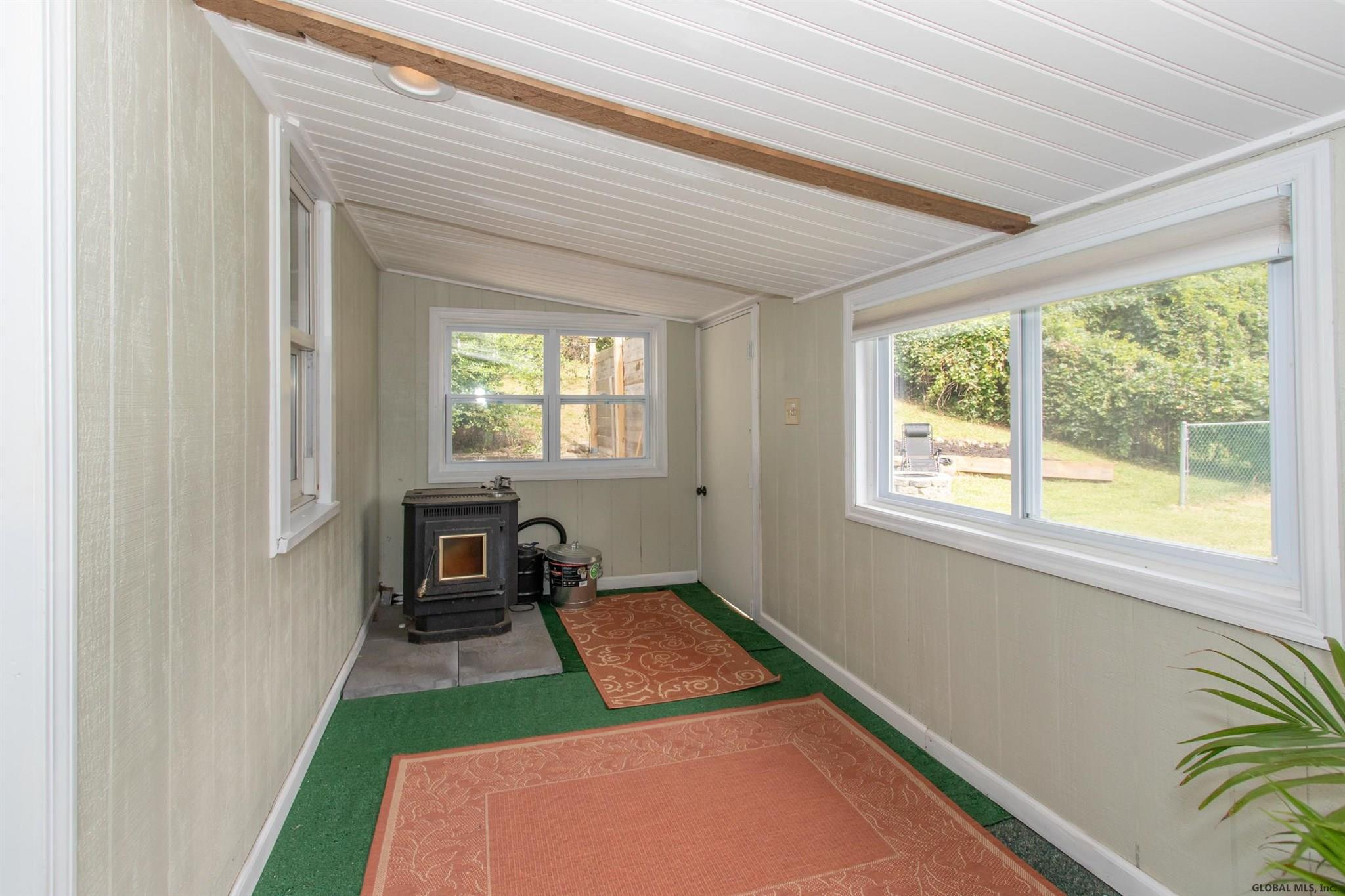 27 Beldale Road Bethlehem, NY 12159 - Photo 10 of 39 Photo 13