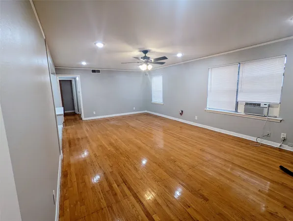$1,295 | 4714 Oakshire Drive, Unit 2, Houston, TX 77027