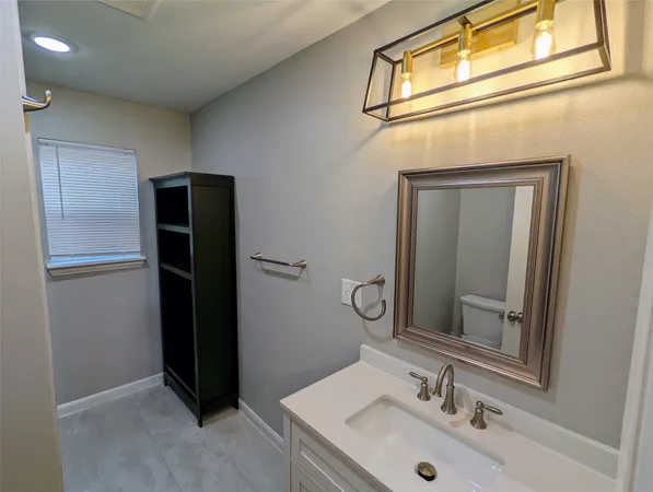 $1,295 | 4714 Oakshire Drive, Unit 2, Houston, TX 77027