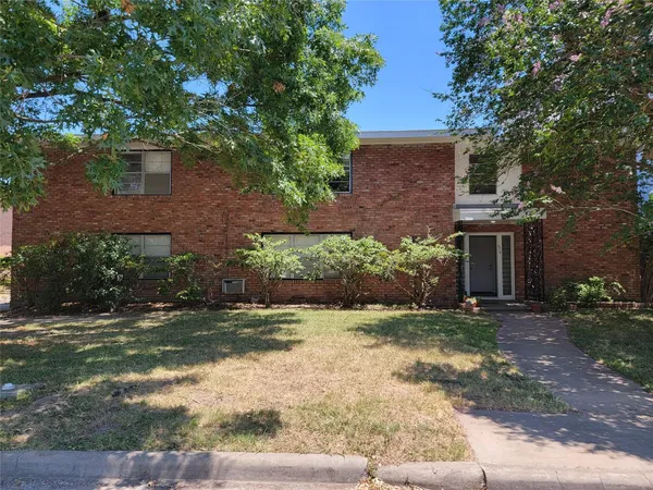 $1,295 | 4714 Oakshire Drive, Unit 2, Houston, TX 77027