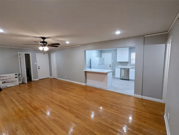 $1,295 | 4714 Oakshire Drive, Unit 2, Houston, TX 77027