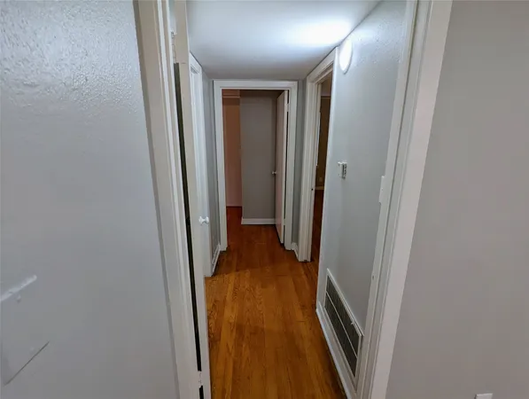 $1,295 | 4714 Oakshire Drive, Unit 2, Houston, TX 77027