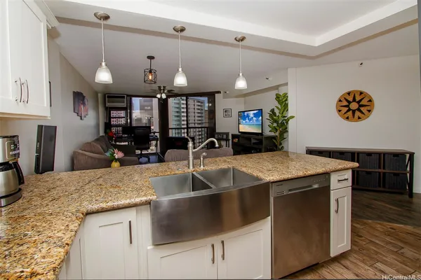 $4,300 | 60 North Beretania Street, Unit 1809, Honolulu, HI 96817