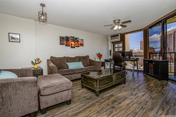 $4,300 | 60 North Beretania Street, Unit 1809, Honolulu, HI 96817