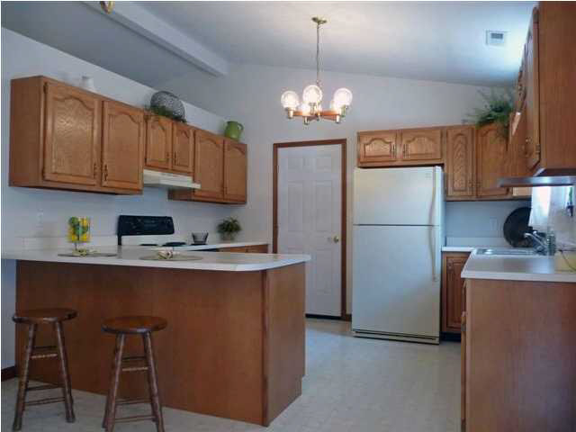 320 Ridgewood Lane Jasper, IN 47546 - Photo 2 of 13 Gallery Image 2