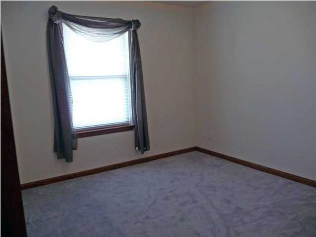 320 Ridgewood Lane Jasper, IN 47546 - Photo 7 of 13 Gallery Image 7