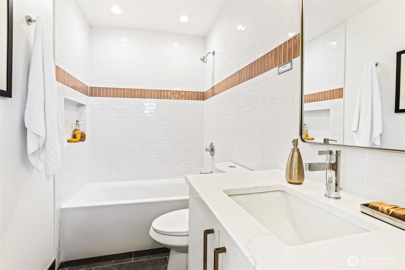 8330 24th Avenue Northwest Seattle, WA 98117 - Photo 15 of 38