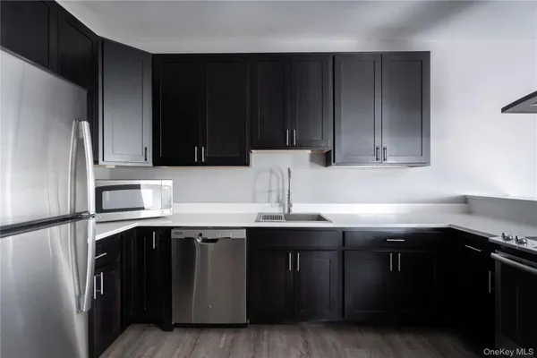 $340,000 | 128 Vineyard Avenue, Unit 209, Highland, NY 12528