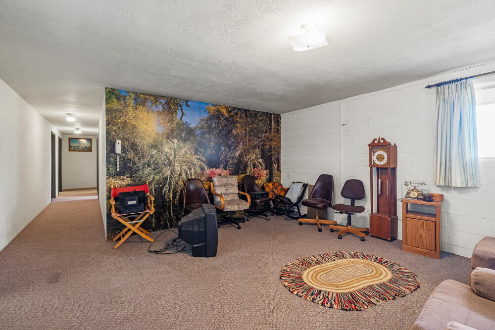 11445 Hill Road Klamath Falls, OR 97603 - Photo 32 of 51 031
