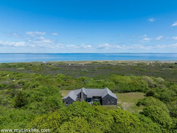 $3,375,000 | 370 Lighthouse Road, Aquinnah, MA 02535