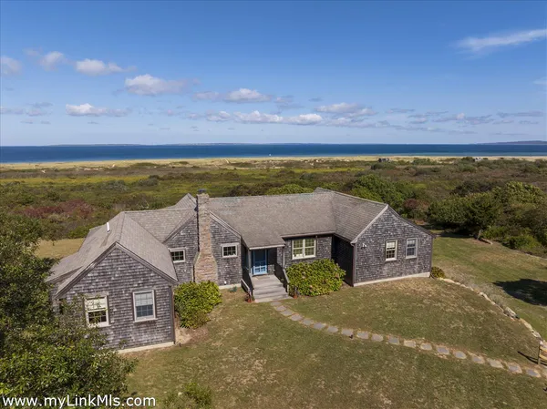$3,375,000 | 370 Lighthouse Road, Aquinnah, MA 02535