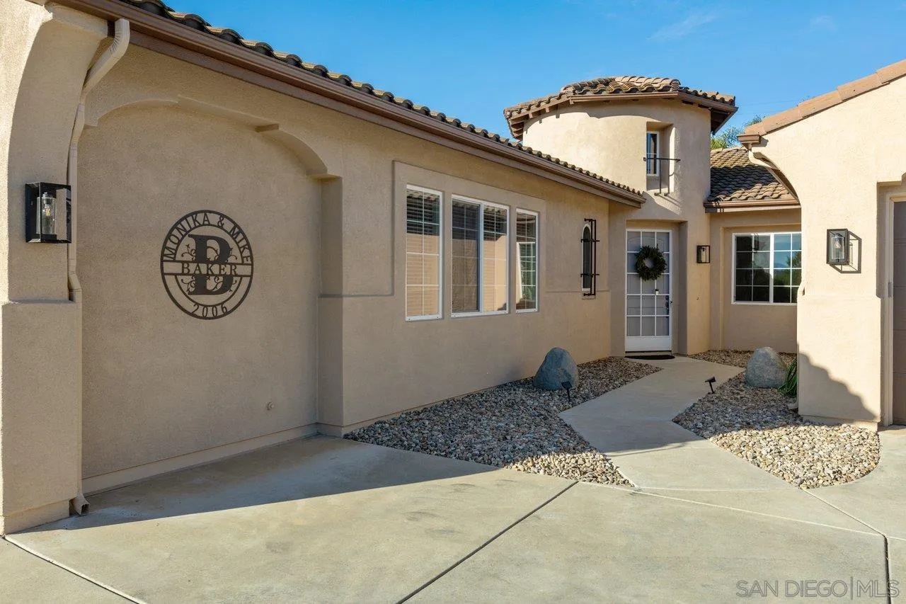 26025 Jack Rabbit Acres Escondido, CA 92026 - Photo 6 of 22