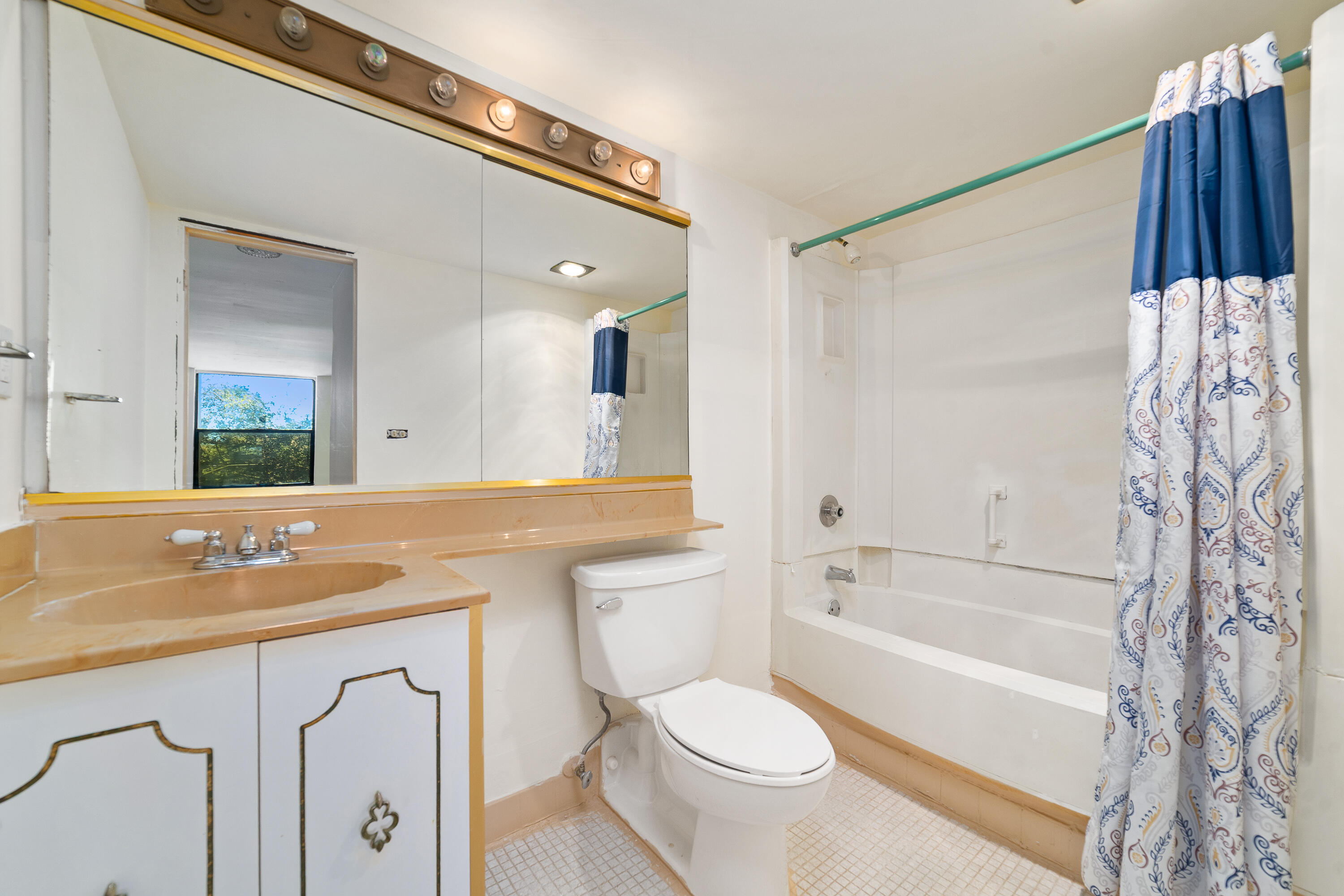 14221 Southwest 88th Street, Unit 303C Miami, FL 33186 - Photo 16 of 29 a bathroom with a sink a toilet and a bathtub