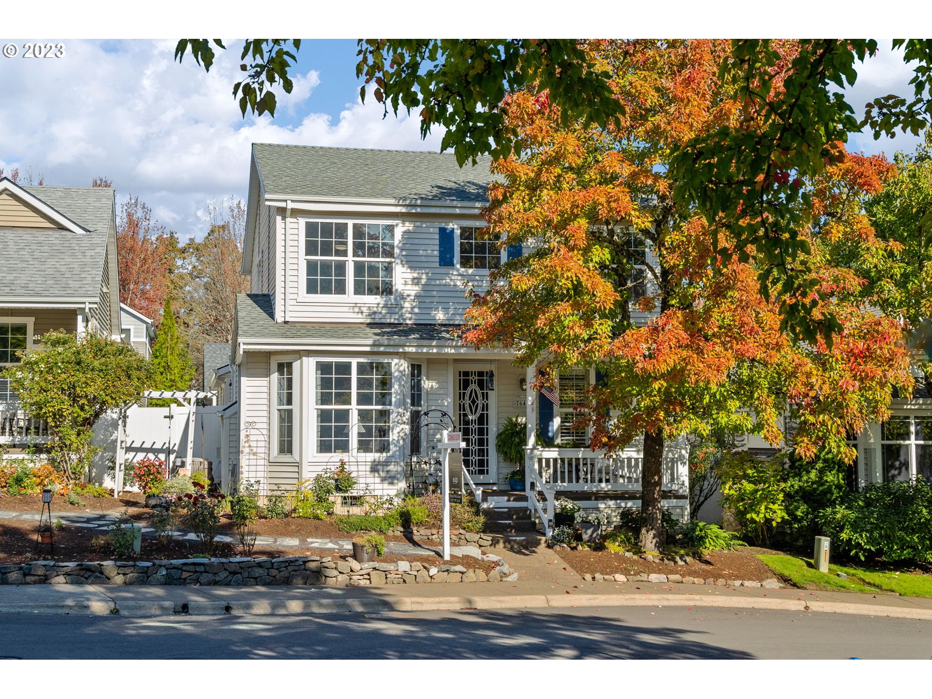 7647 Southwest Lowrie Ln  