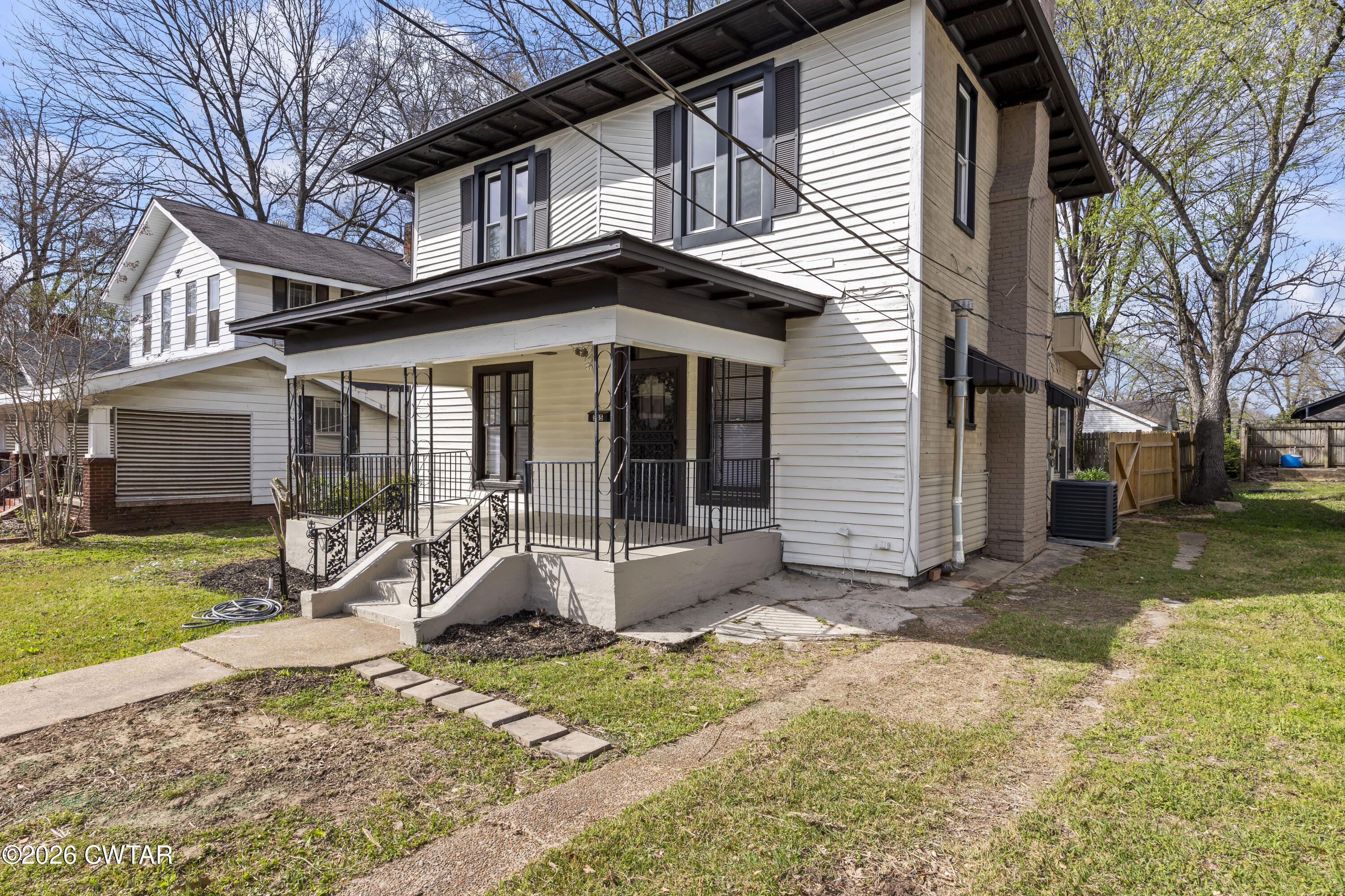 335 Division Avenue Jackson, TN 38301 - Photo 2 of 19 EN4A1638