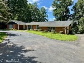 $434,900 | 3160 Shaftesbury Lane, Winston-Salem, NC 27105