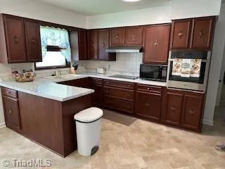 $434,900 | 3160 Shaftesbury Lane, Winston-Salem, NC 27105