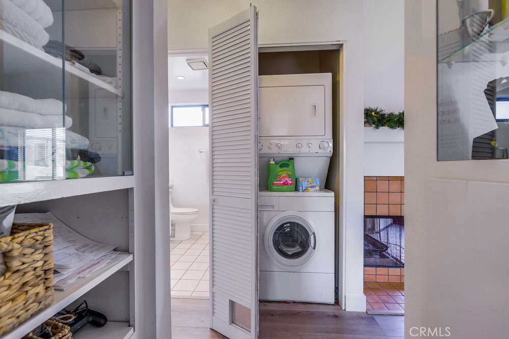 87 Grenada Street, Unit 174 Laguna Niguel, CA 92677 - Photo 8 of 17 a utility room with dryer and washer