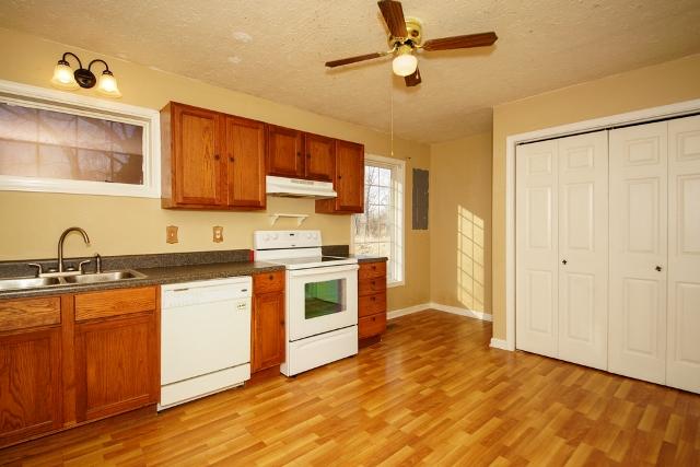2412 Moody Road Clarksville, TN 37040 - Photo 9 of 16