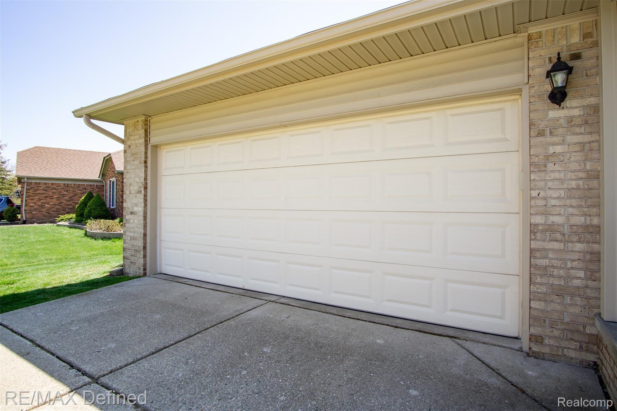 81 Foxboro Drive Rochester, MI 48309 - Photo 4 of 34 81-Foxboro-Dr-05.JPG