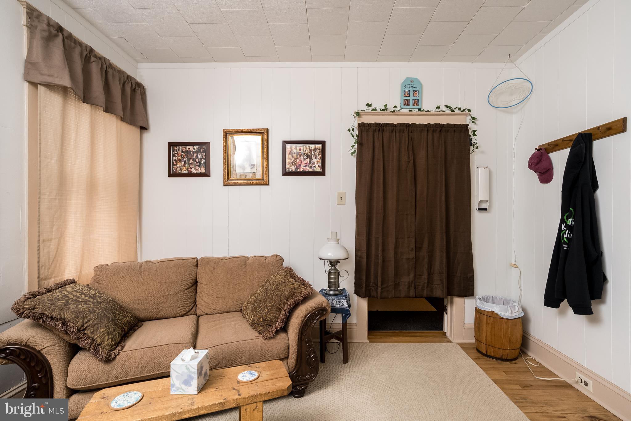 102 Ruby Street Lancaster, PA 17603 - Photo 15 of 41 a living room with furniture and a window