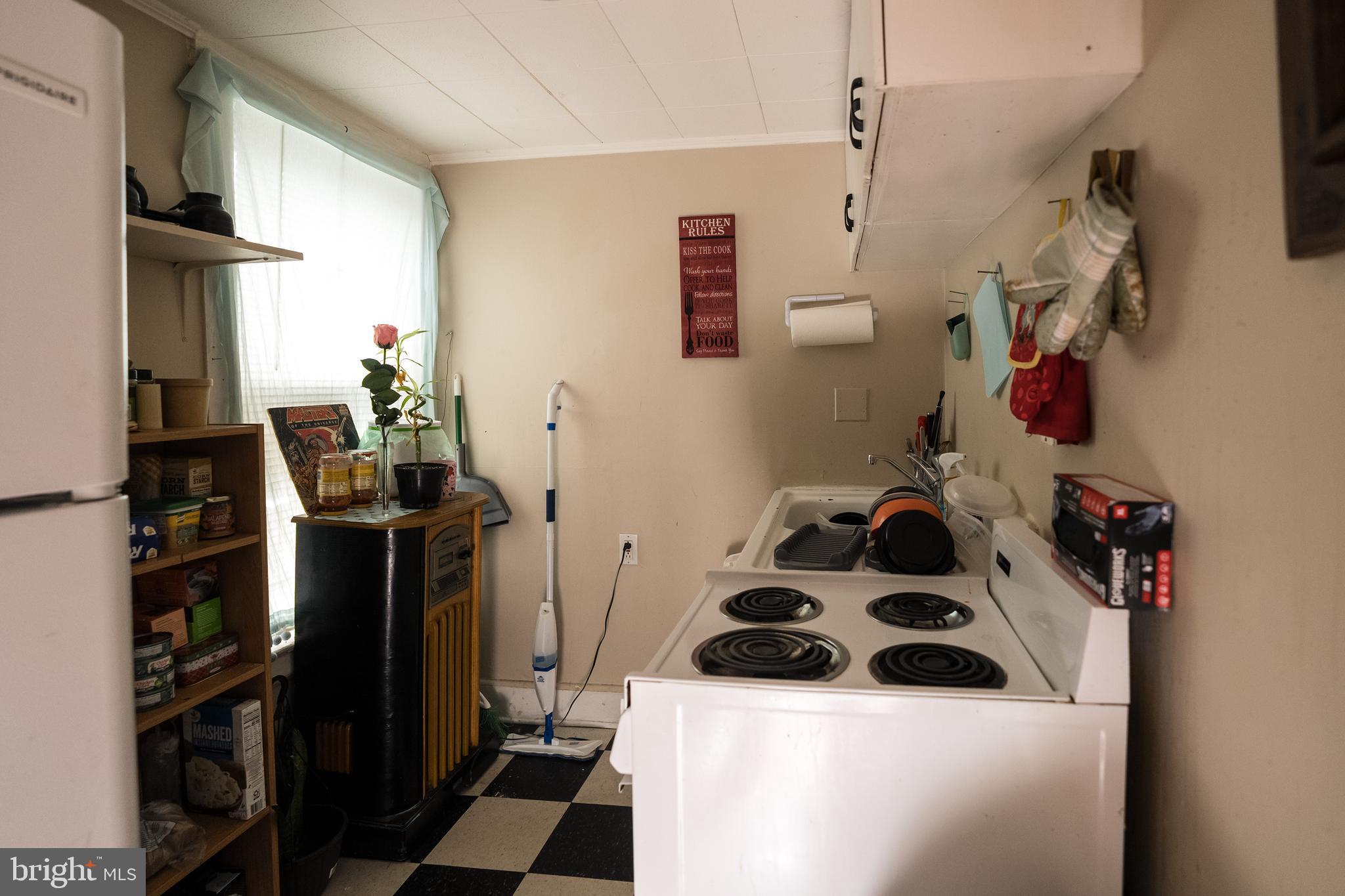 102 Ruby Street Lancaster, PA 17603 - Photo 25 of 41 a room with a closet and a window