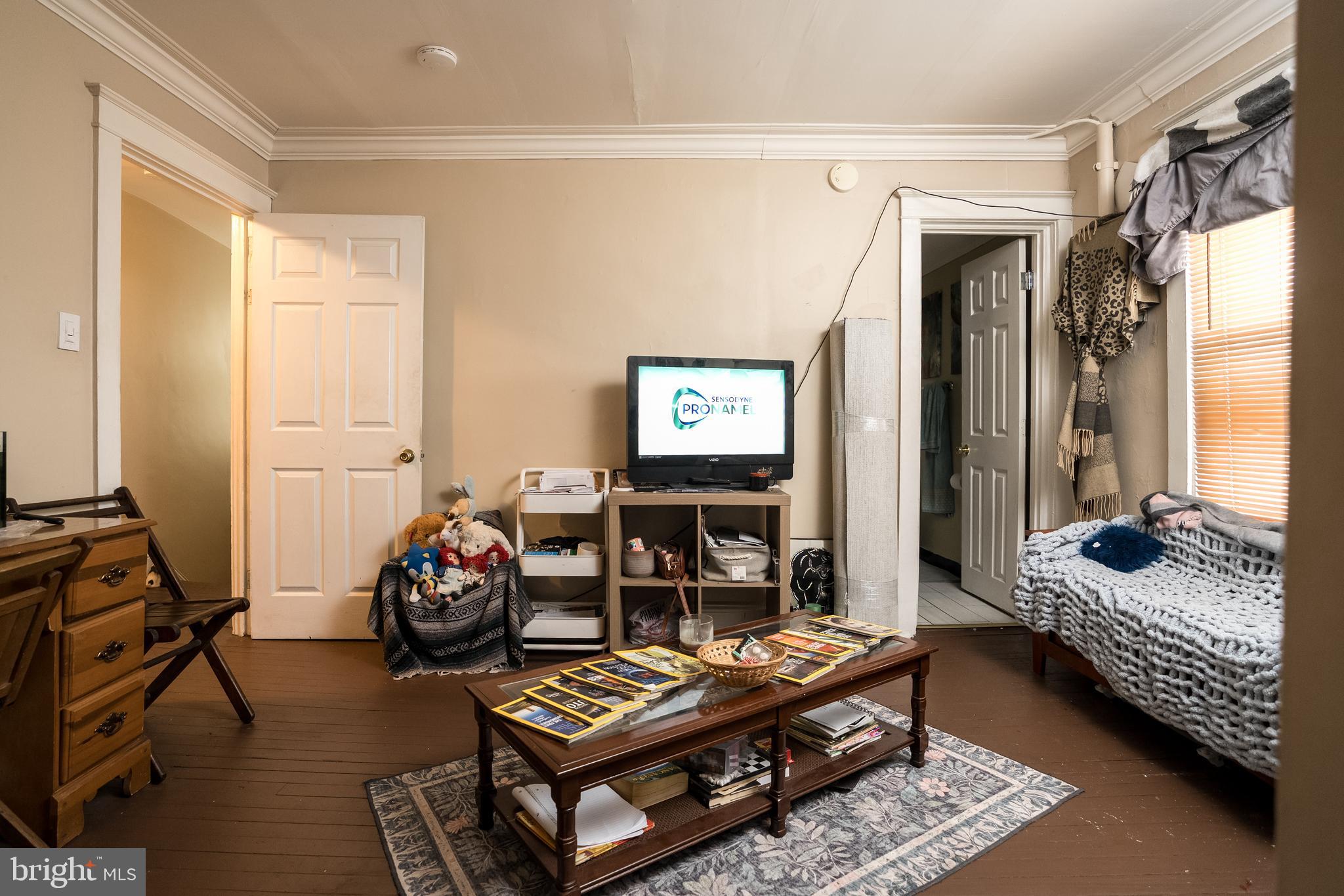 102 Ruby Street Lancaster, PA 17603 - Photo 30 of 41 a living room with furniture and a window