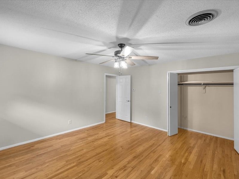 73 Town And Country Drive Decatur, IL 62526 - Photo 8 of 46 Gallery Image 8