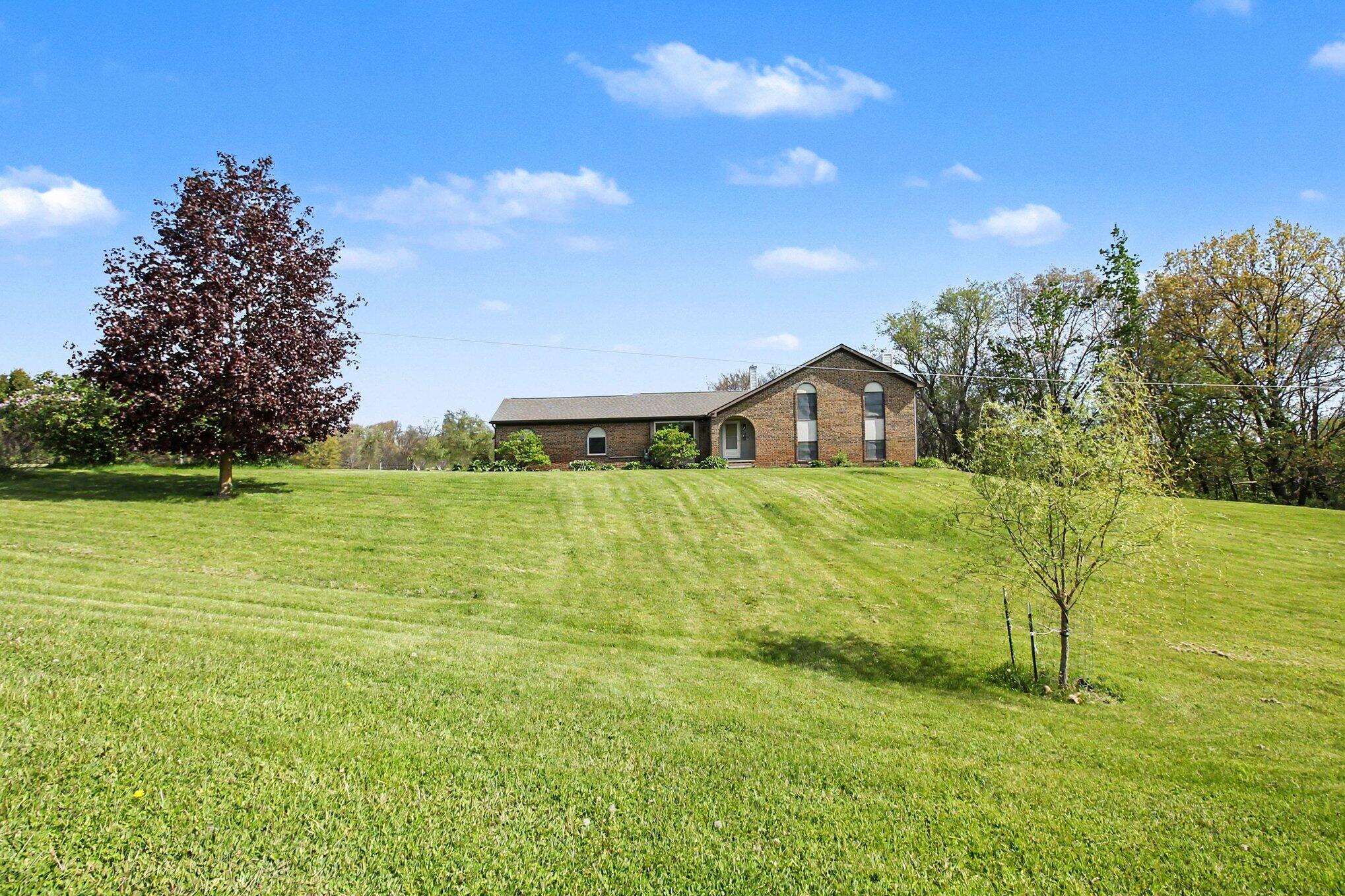 2536 West Coon Lake Road Howell, MI 48843 - Photo 5 of 35 003_file_5666