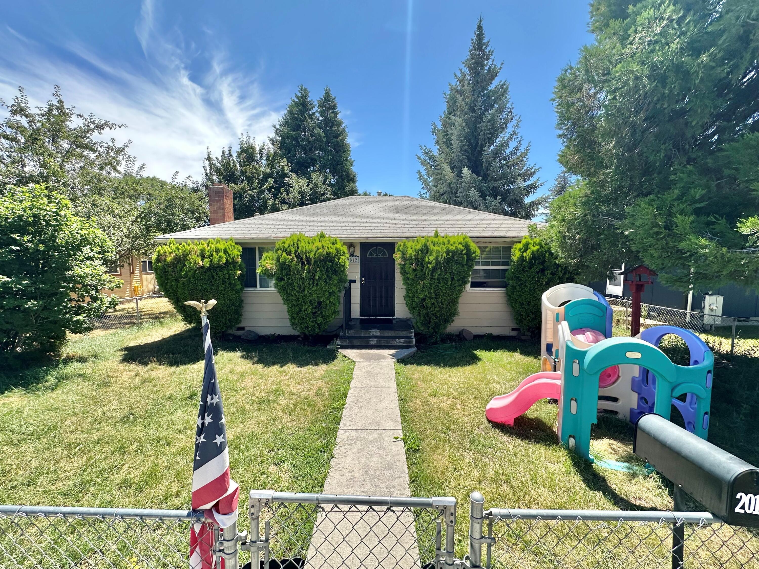 2012 Applegate Avenue Klamath Falls, OR 97601 - Photo 1 of 1 Front of home