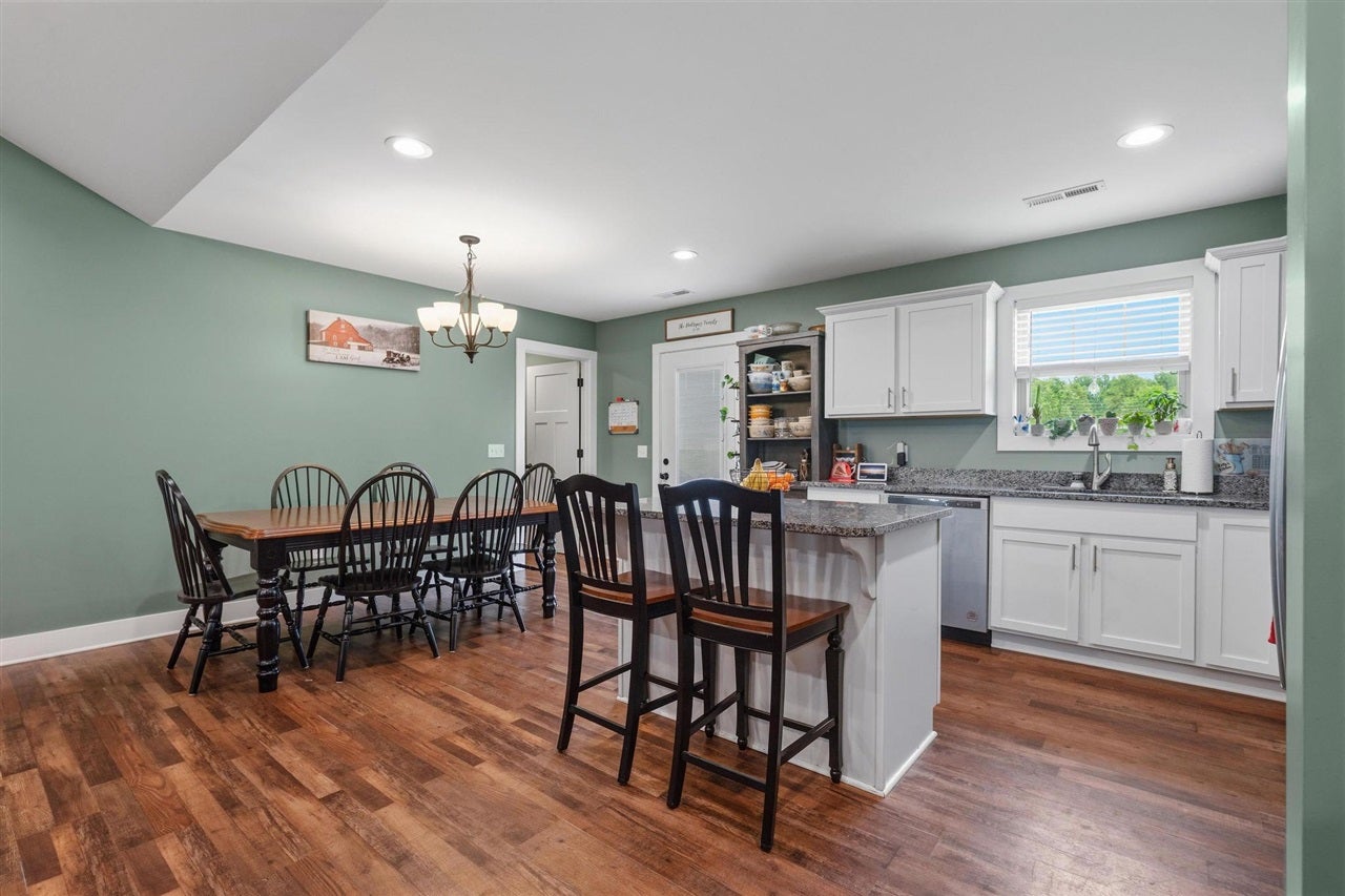 1089 New Grove Road Smiths Grove, KY 42171 - Photo 8 of 26 Gallery Image 8
