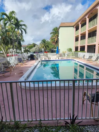 $2,000 | 100 Southeast 6th Avenue, Unit 107, Pompano Beach, FL 33060