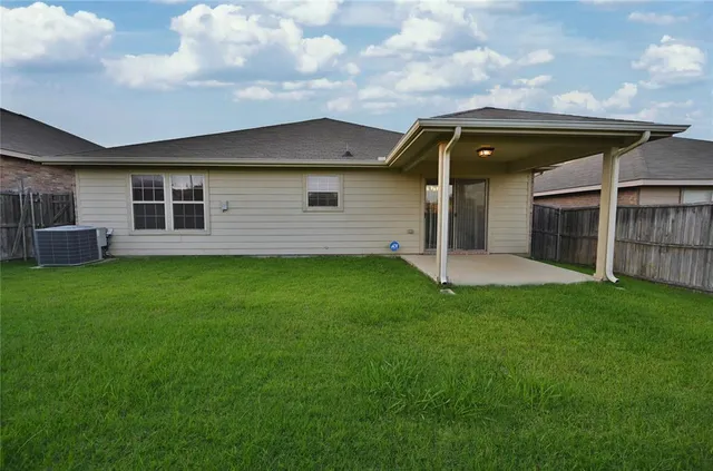 $2,175 | 941 Newberry Trail, Fort Worth, TX 76120