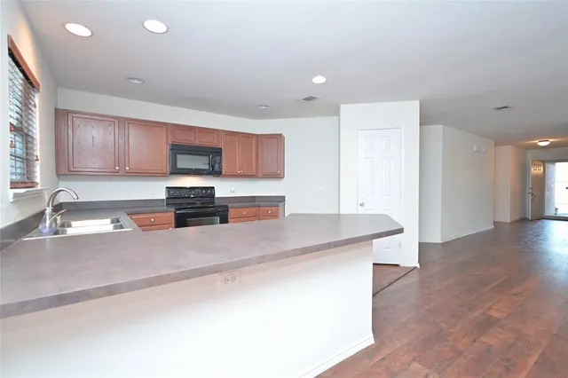 $2,175 | 941 Newberry Trail, Fort Worth, TX 76120