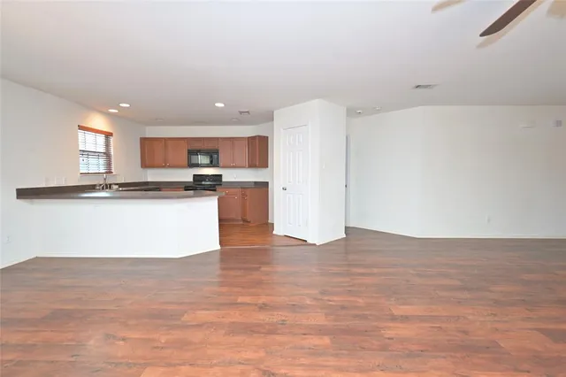 $2,175 | 941 Newberry Trail, Fort Worth, TX 76120