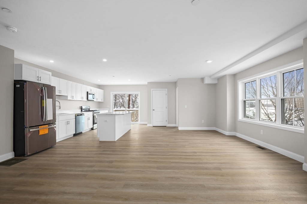 17 C Mott Street Worcester, MA 01604 - Photo 11 of 33