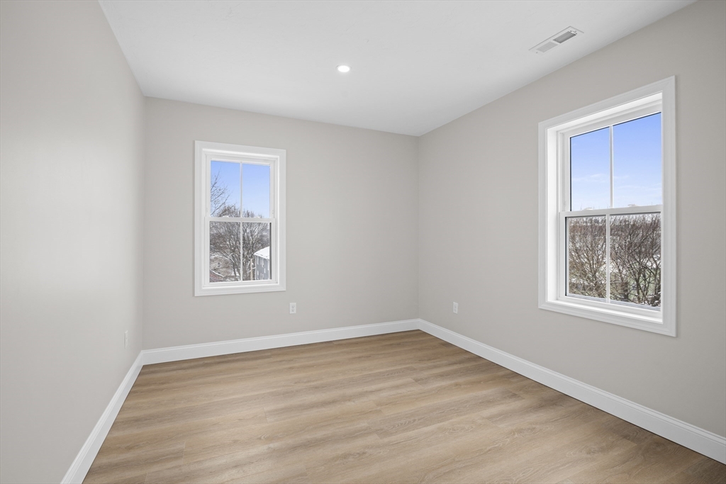 17 C Mott Street Worcester, MA 01604 - Photo 22 of 33