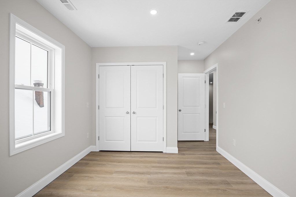 17 C Mott Street Worcester, MA 01604 - Photo 23 of 33