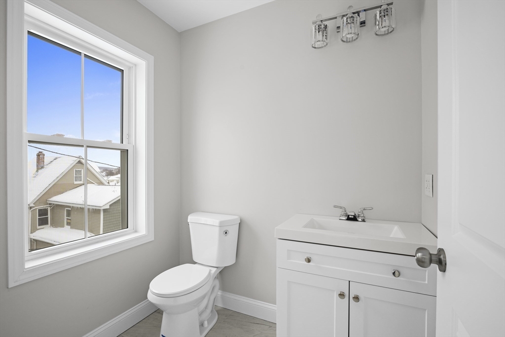 17 C Mott Street Worcester, MA 01604 - Photo 9 of 33