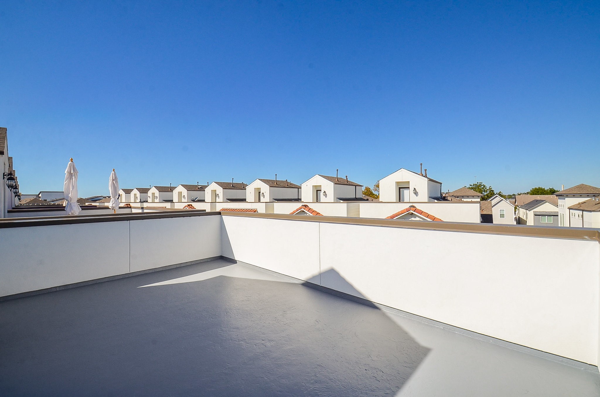 1245A Bonner Street, Unit B Houston, TX 77007 - Photo 35 of 36 a view of a kitchen counter space a sink and a dishwasher