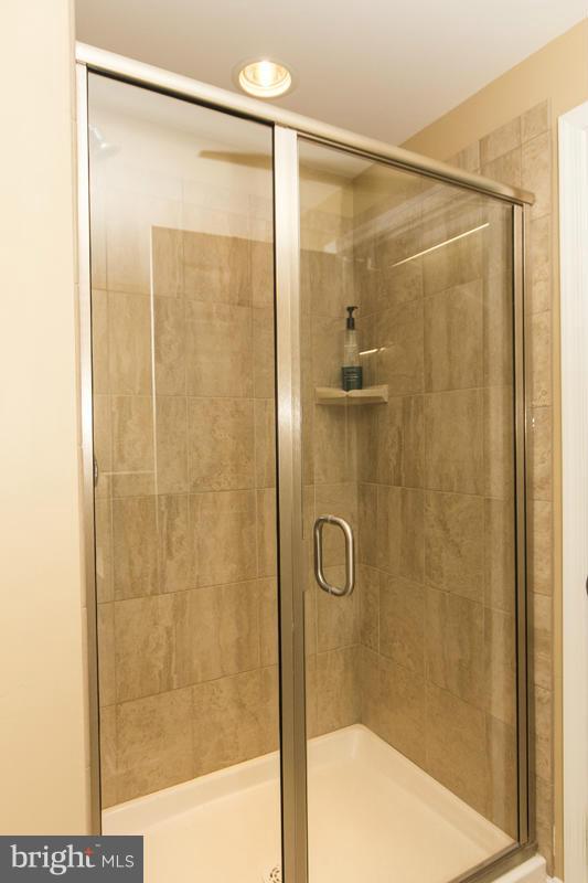 4822 Vicky Road Baltimore, MD 21236 - Photo 14 of 22 Bath (Master)