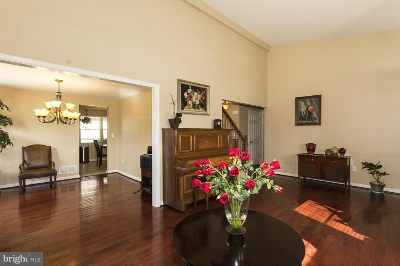 4822 Vicky Road Baltimore, MD 21236 - Photo 4 of 22 Interior (General)