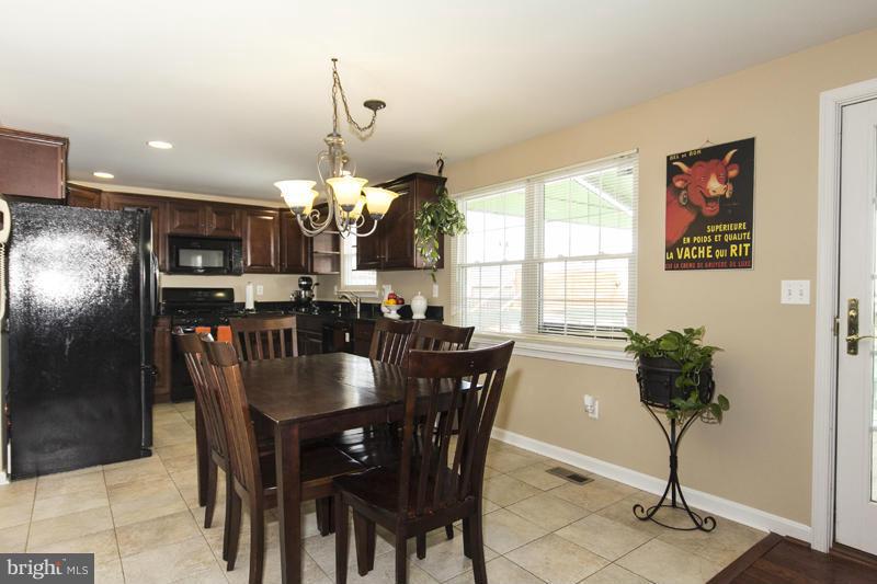 4822 Vicky Road Baltimore, MD 21236 - Photo 8 of 22 Kitchen