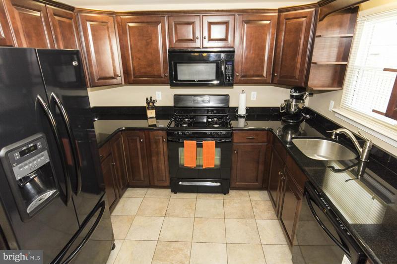 4822 Vicky Road Baltimore, MD 21236 - Photo 9 of 22 Kitchen