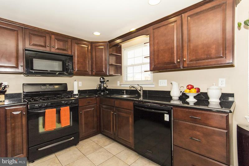 4822 Vicky Road Baltimore, MD 21236 - Photo 10 of 22 Kitchen