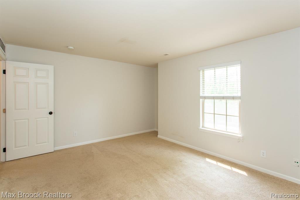11732 Farmington Road Livonia, MI 48150 - Photo 28 of 37