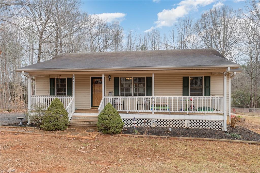 930 Country Place Road Asheboro, NC 27203 - Photo 4 of 28 Gallery Image 4