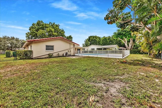 a view of outdoor space