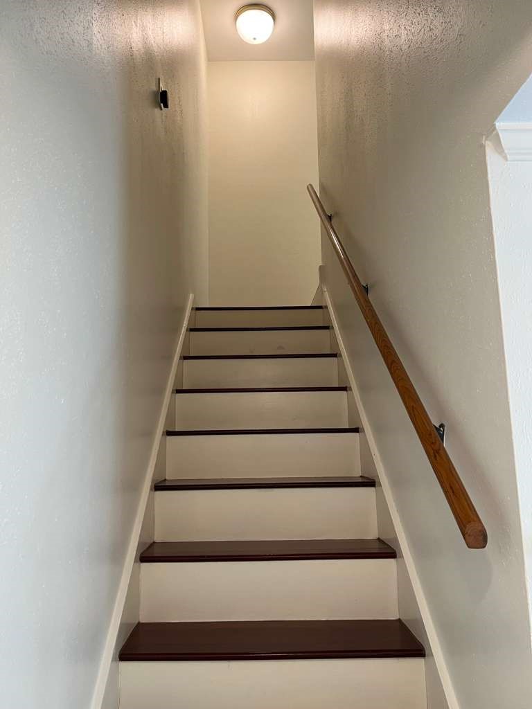 5817 Valley Forge Drive, Unit 90 Houston, TX 77057 - Photo 12 of 21 a view of entryway