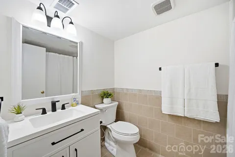 $285,000 | 4739 Hedgemore Drive, Charlotte, NC 28209